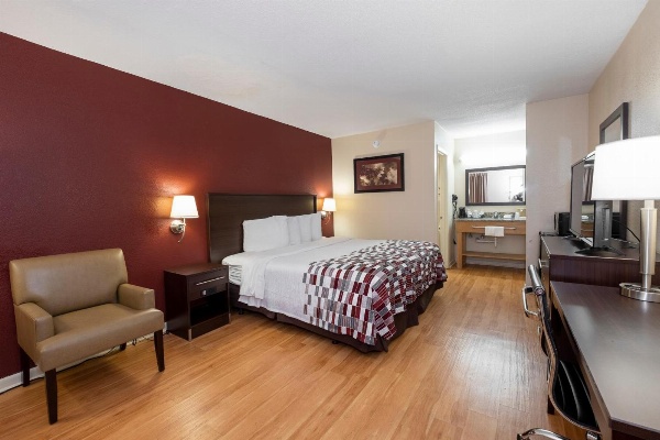 Red Roof Inn Knoxville North - Merchants Drive image 5